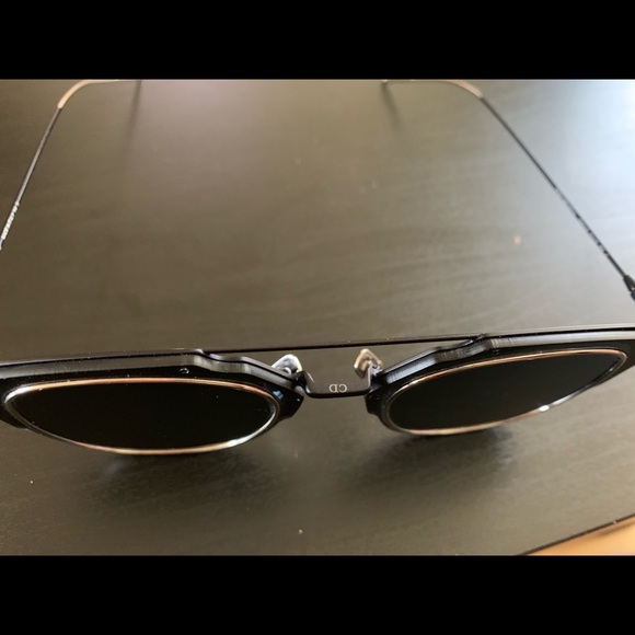 Authentic Christian Dior sunglasess - Picture 3 of 4